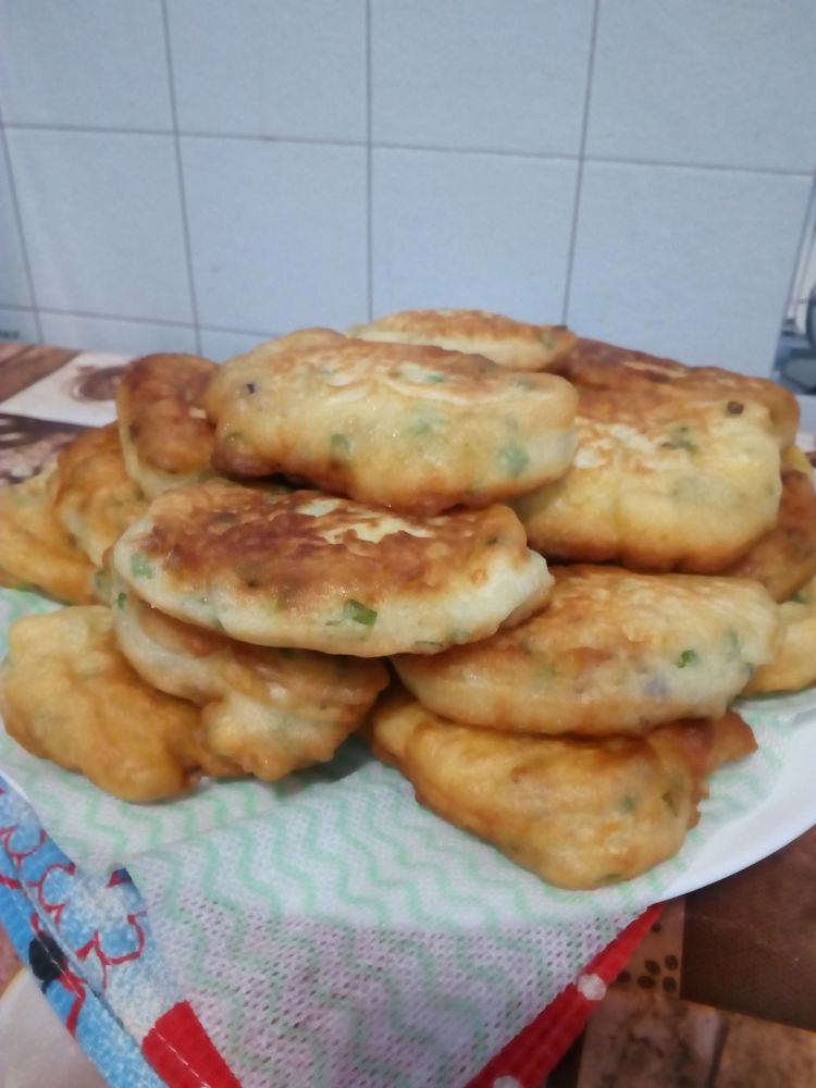 Ленивые пирожки с яйцом и зеленым луком
