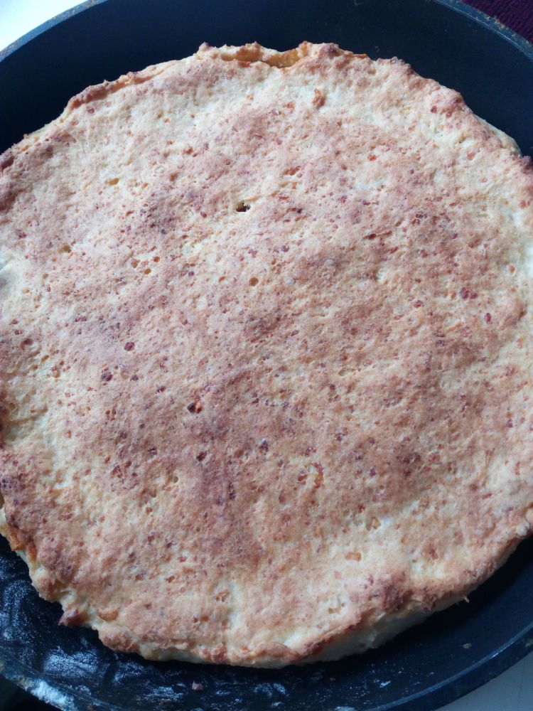 Пирог из творожного теста с яблоками
