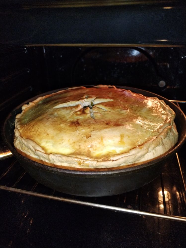 Пирог с курицей и картофелем Элеш