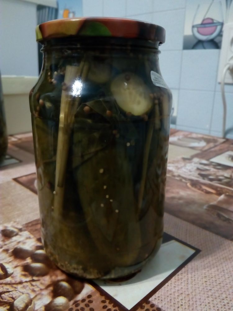 Огурцы маринованные с кориандром